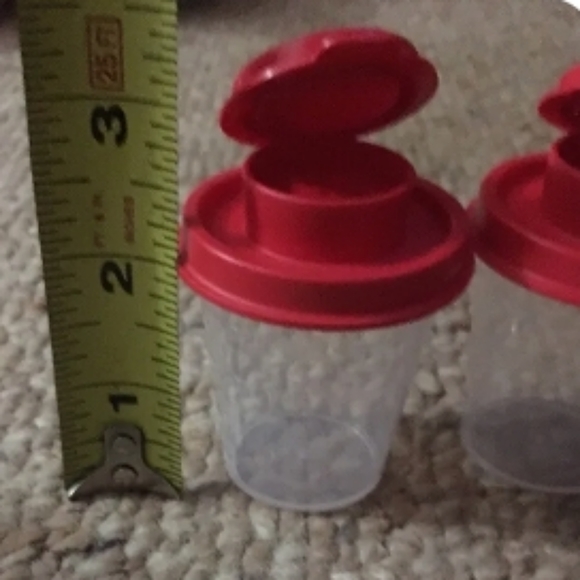 Tupperware Mini 2 oz. Midgets Salt & Pepper Shaker Travel Set Rose, Peach, Black - Picture 12 of 16